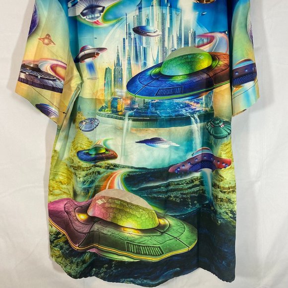 Alien Invasion Graphic Print Short Sleeve Button Down Shirt NWOT Women's Size L - Picture 8 of 12